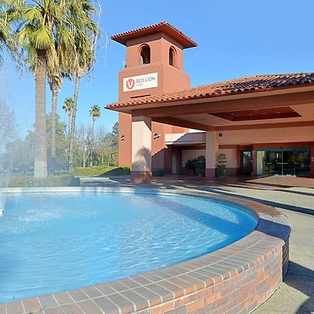 Red Lion Hotel Woodlake Conference Center Sacramento Exterior photo