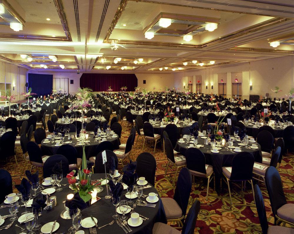 Red Lion Hotel Woodlake Conference Center Sacramento Restaurant photo