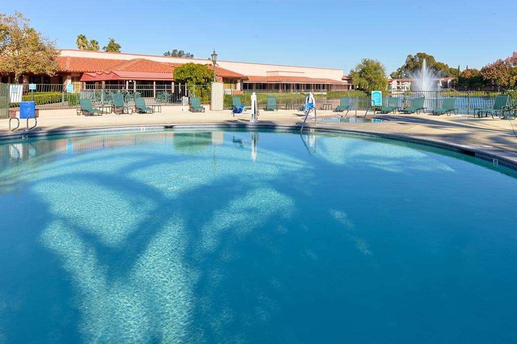 Red Lion Hotel Woodlake Conference Center Sacramento Exterior photo